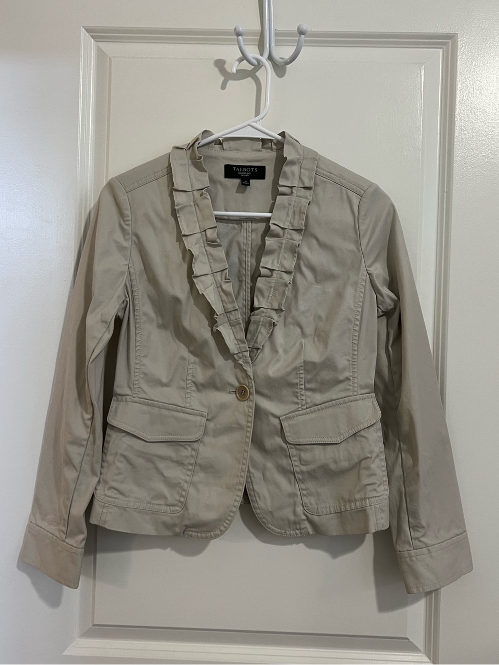 Talbots Vintage Tailored Ruffle Blazer in Khaki in Size 2P